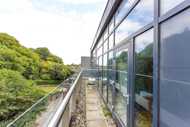 1 bed studio, Calton Road, Holyrood, Edinburgh, EH88DP - Image 4